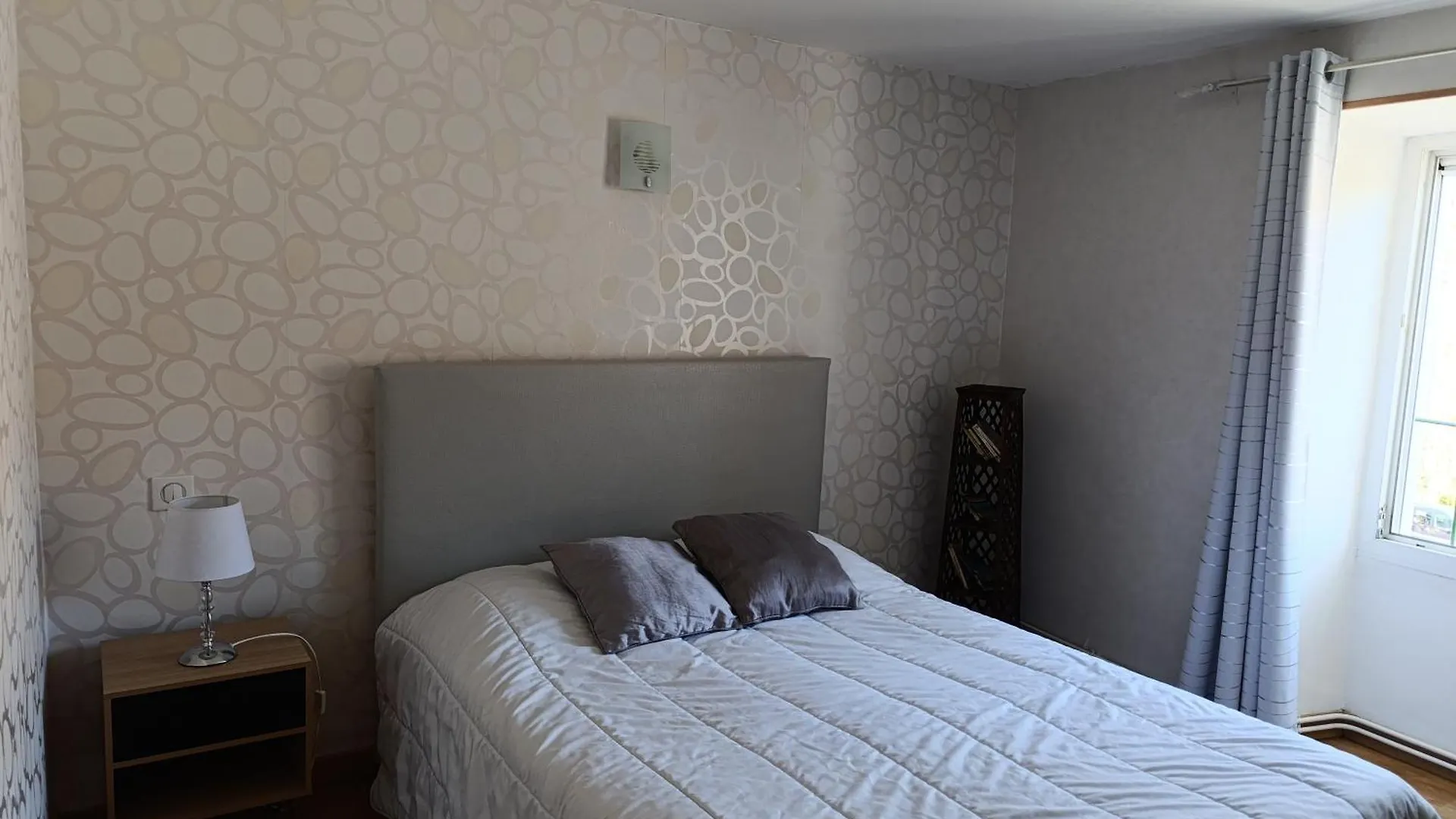 Maison de village spacieuse et agréable Saint-Georges-de-Luzençon 0*,  France