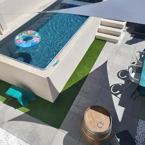 Individuelle Piscine Et Patio Hébergement de vacances