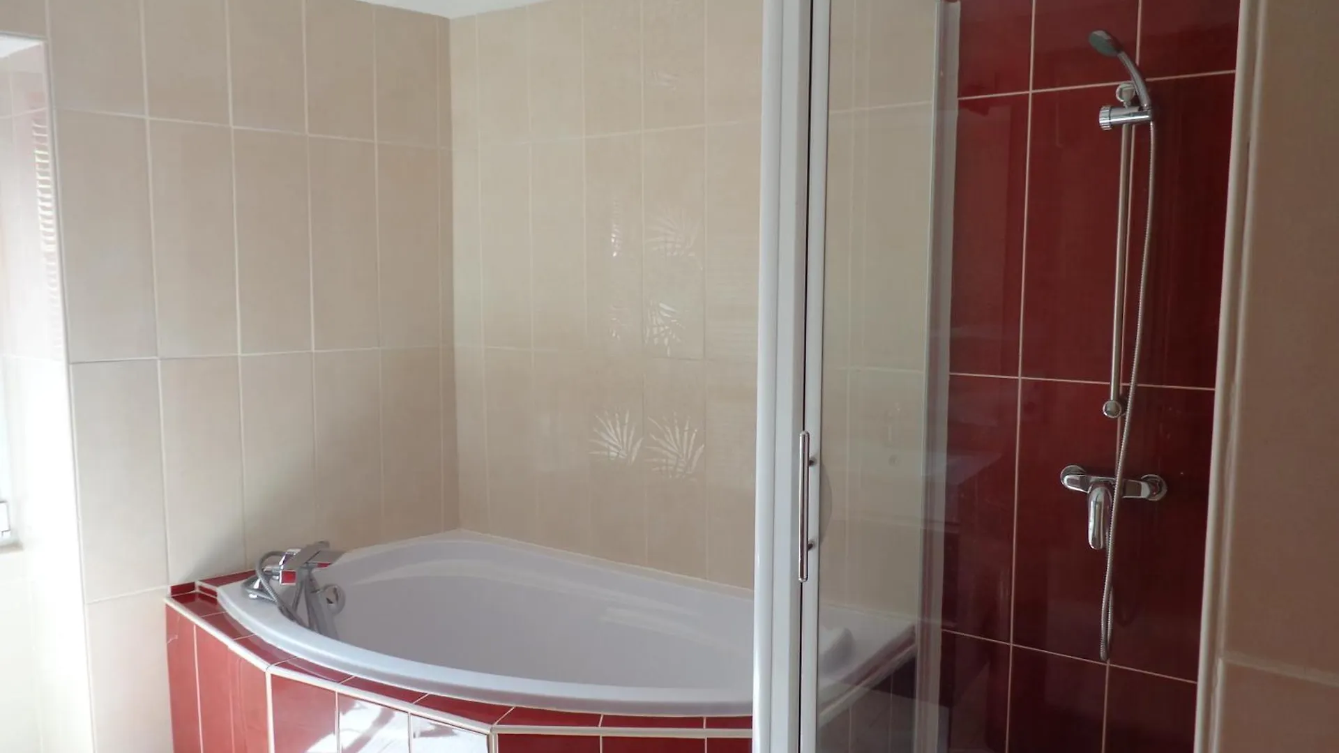 Holiday home Maison Spacieuse Et Agreable Saint-Georges-de-Luzencon France