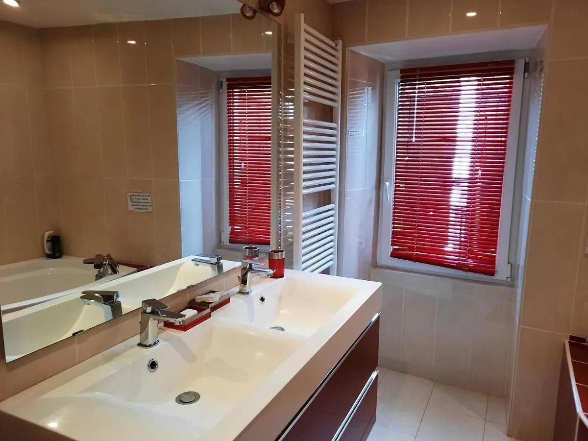 Holiday home Maison Spacieuse Et Agreable Saint-Georges-de-Luzencon