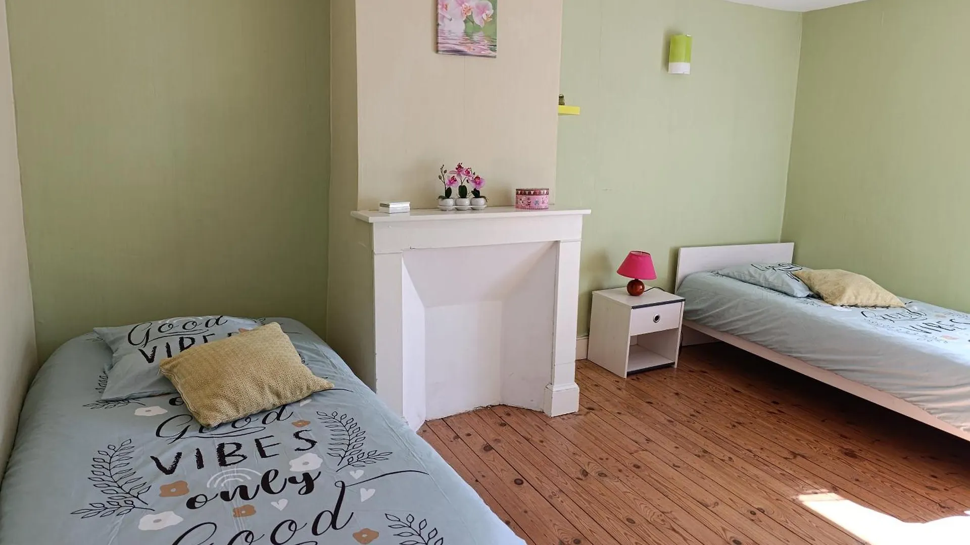 Maison Spacieuse Et Agreable Saint-Georges-de-Luzencon 0*,  France
